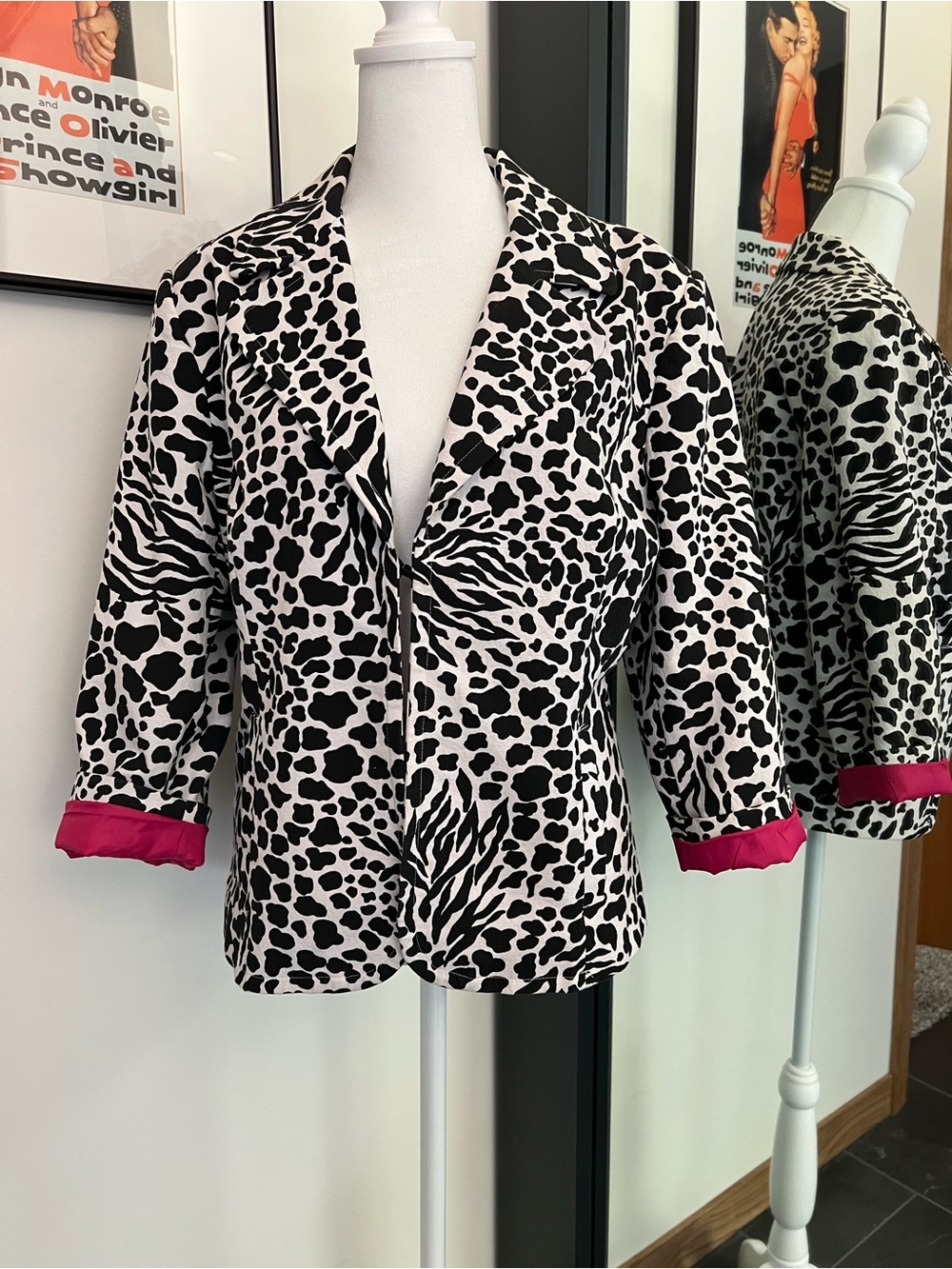 Chico’s Black & White Animal Print Jacket with Pink Cuff Detail 100% Cotton M